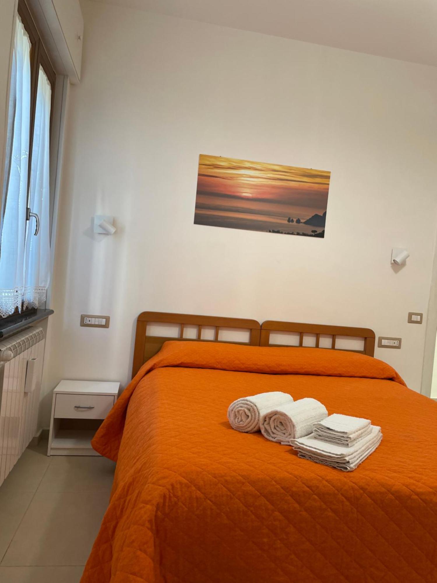 Casa Vacanze Casanova 阿杰罗拉 外观 照片