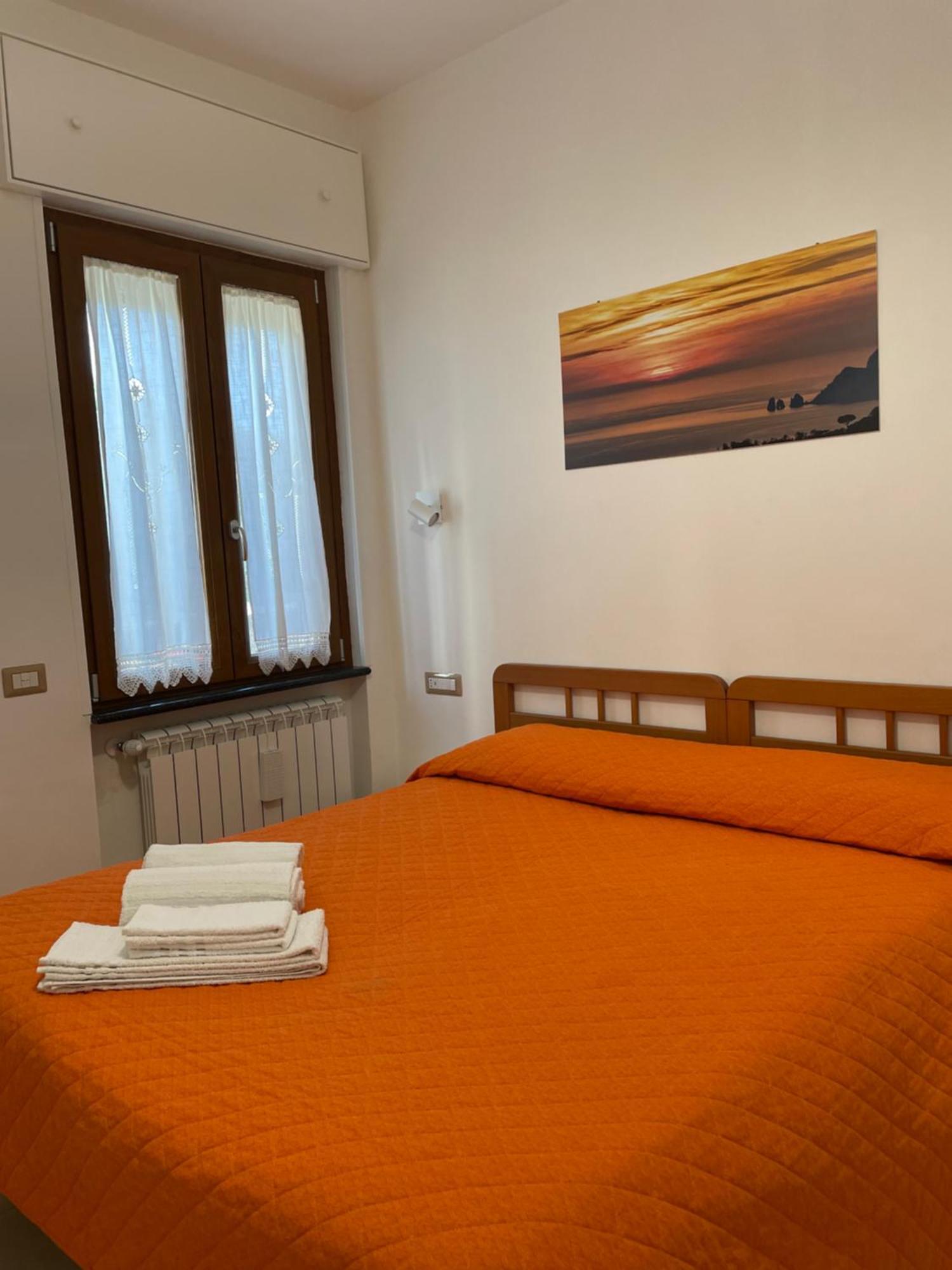 Casa Vacanze Casanova 阿杰罗拉 外观 照片